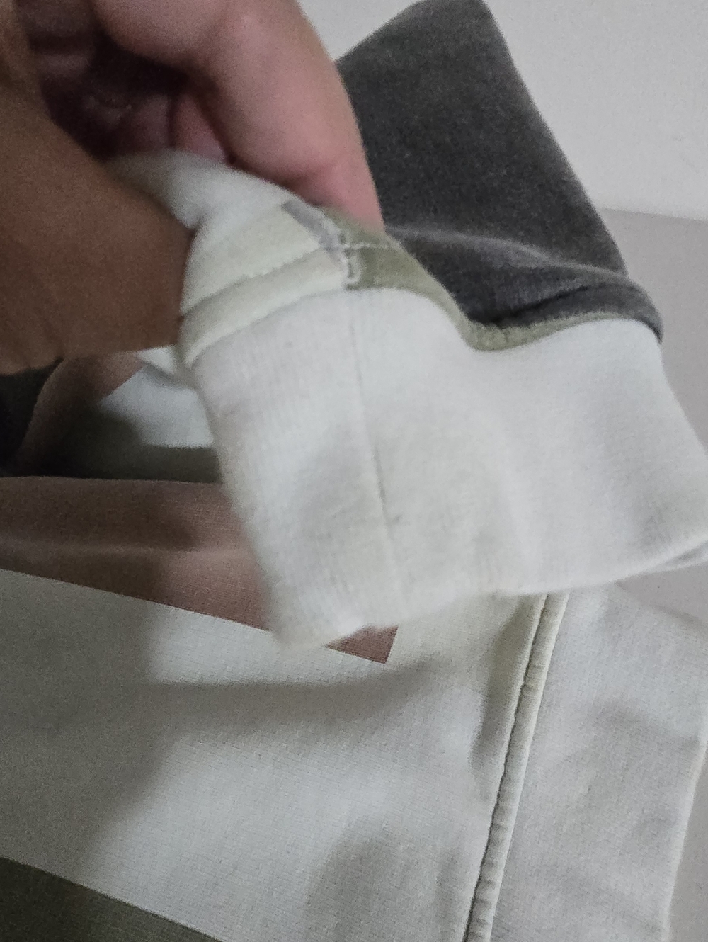 Kith Haylen Cropped Sweatshirt - Cream, Olive, Mauve, Charcoal Size M - Picture 6 of 14